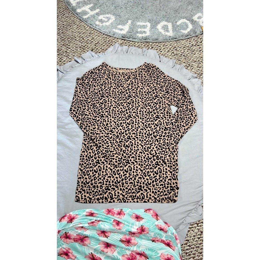 OBEY top‎